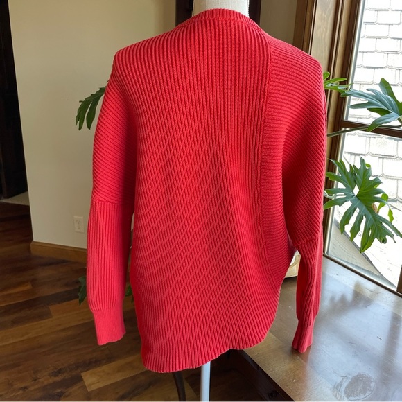 Free People Asymmetrical Downtown Cotton Pullover Crew Neck Sweater size S - Picture 4 of 12